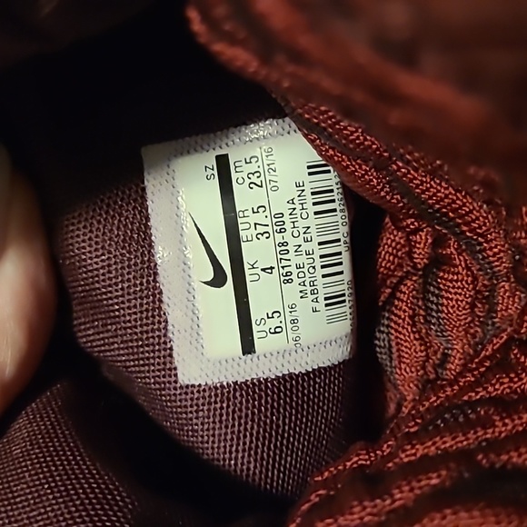 Nike WMNS Roshe Two Hi Flyknit - Picture 6 of 6